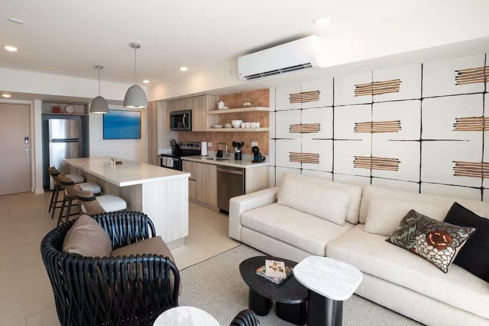 Deluxe Apartment, Balcony, Beach View | Living area