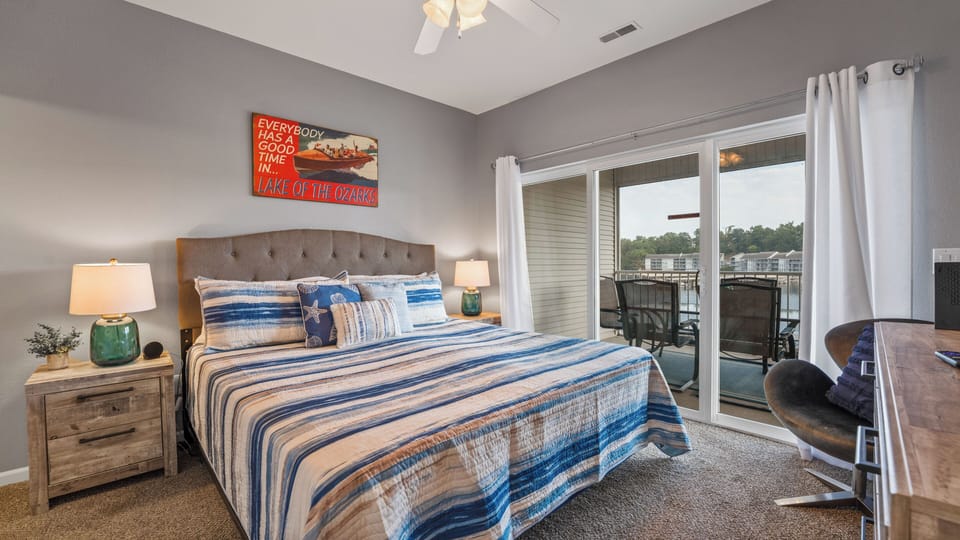 Master bedroom w/Ensuite and views of the lake