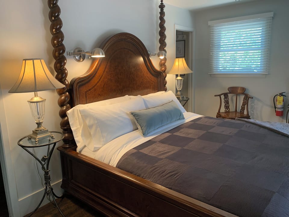 King four poster bed