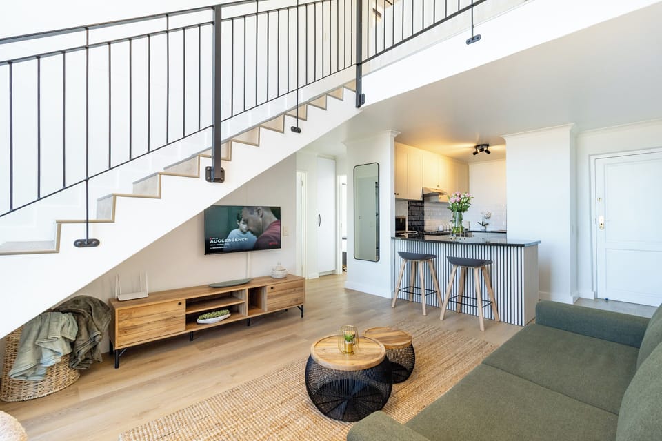 Apartment, 2 Double Beds, Pool Access, Ocean View (Villa Italia) | Living area | 42-inch flat-screen TV with digital channels