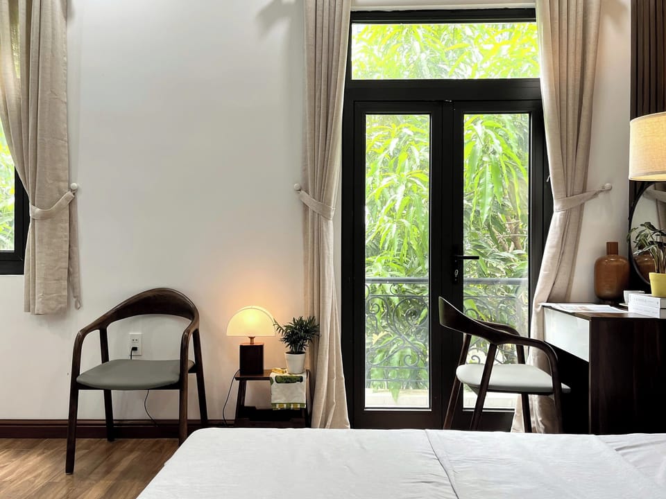 Luxury Double Room, City View | Hypo-allergenic bedding available, soundproofing, WiFi (free)