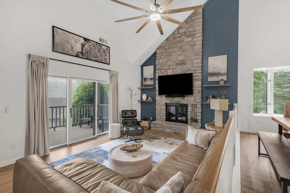The open concept design living area allows you to change your settings quickly without missing a moment of fun.