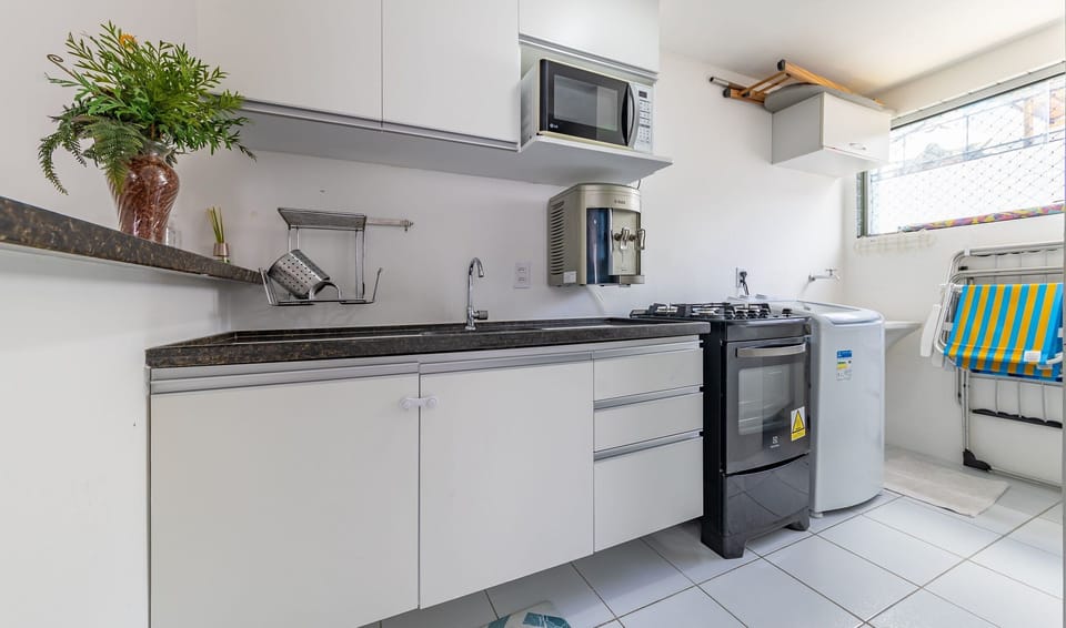 Basic Apartment | Private kitchen | Cookware/dishes/utensils