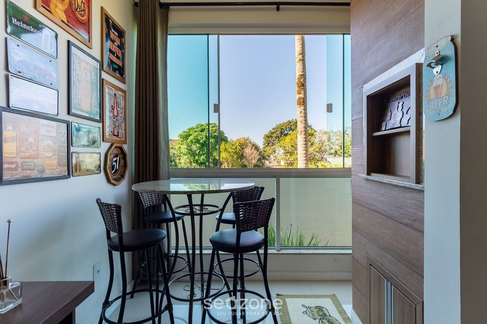 Basic Apartment | Dining