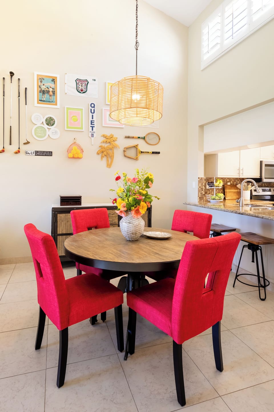 Dining Room with seating for 4.