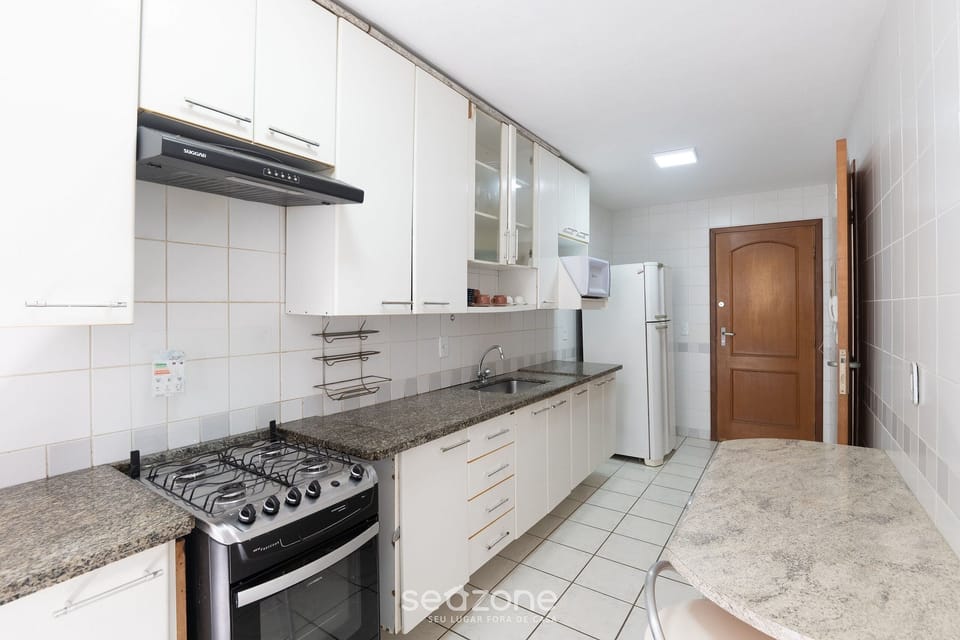 Basic Apartment | Private kitchen | Cookware/dishes/utensils
