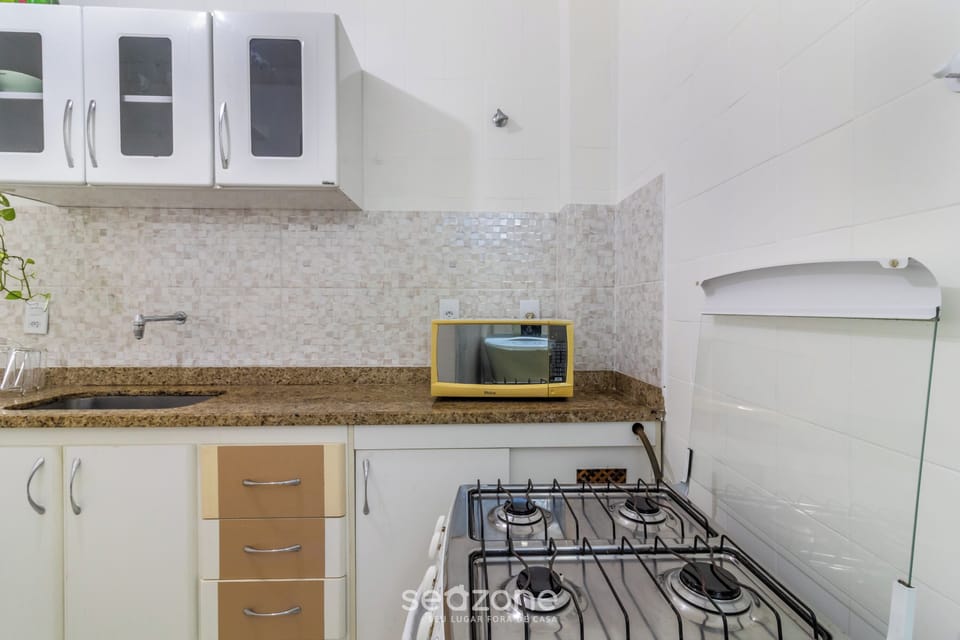 Basic Apartment | Private kitchen | Cookware/dishes/utensils