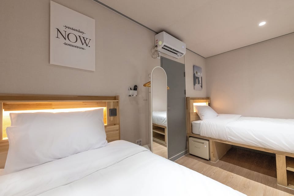 Standard Twin Room | Desk, free WiFi, bed sheets