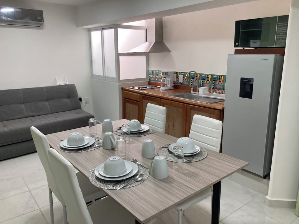 Apartment, 1 Bedroom, Accessible, Patio | Dining room