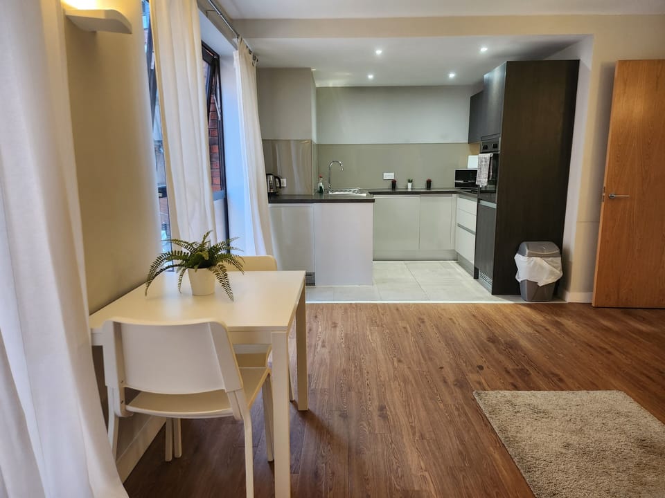 Classic Apartment, Courtyard View | In-room dining