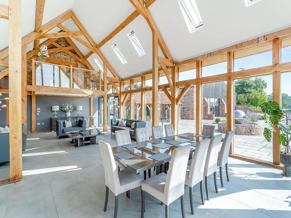 Open plan living space | Oakwood Barn, Ryther