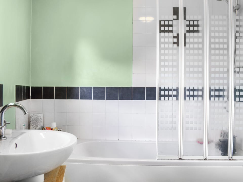 Bathroom | Glenview Cottage, Horrabridge, near Tavistock