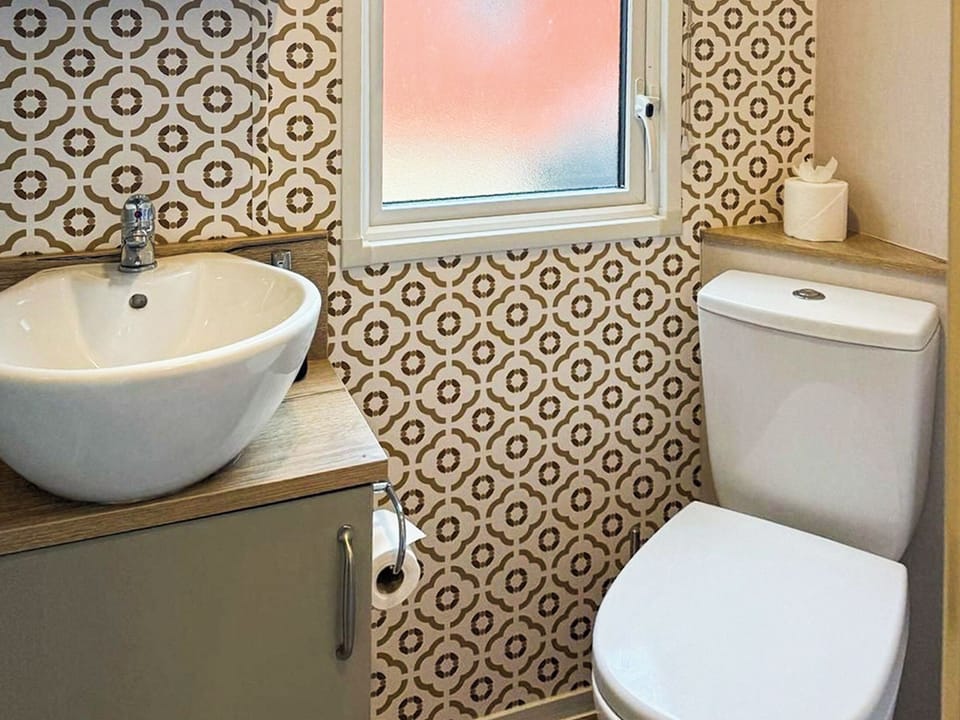 Bathroom | Lodge 58, Aviemore