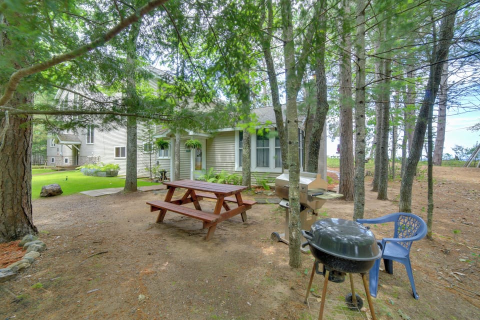 Shared Amenities | Gas & Charcoal Grills