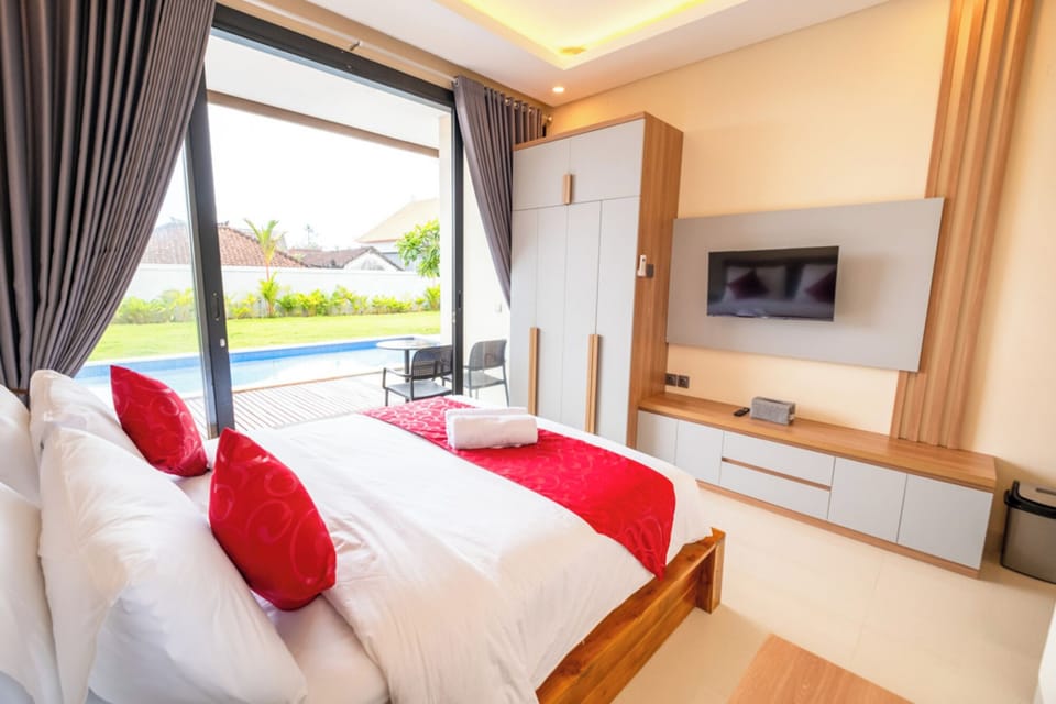 Deluxe Room | Desk, free WiFi