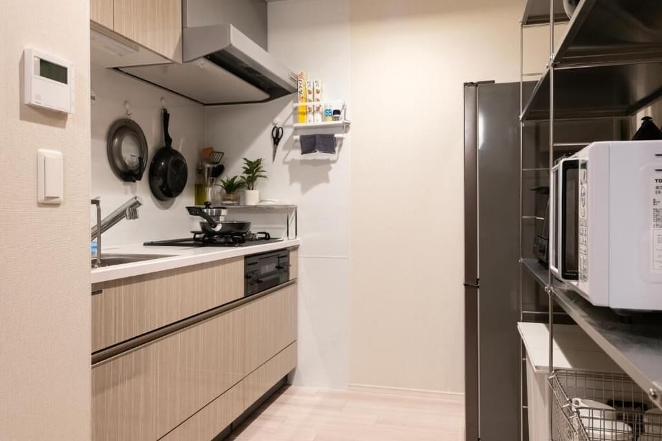 Electric kettle, toaster