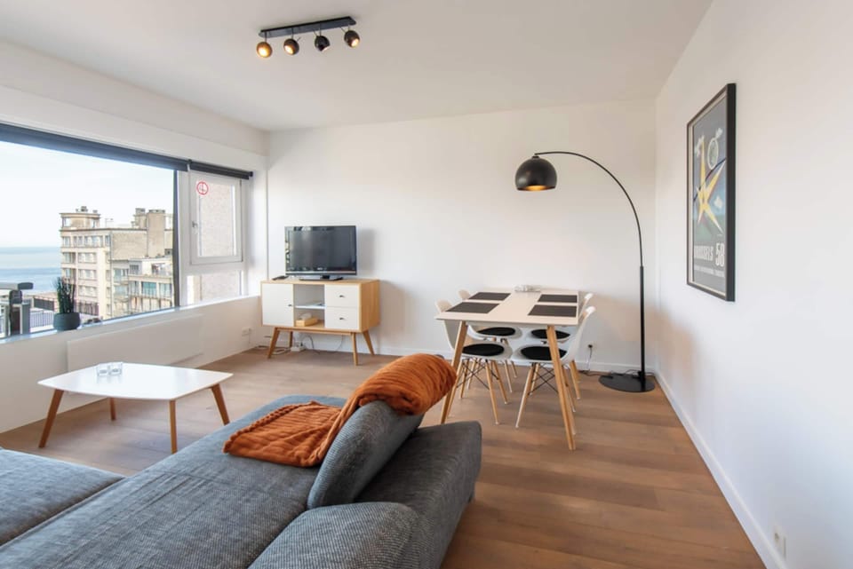 Apartment | Dining