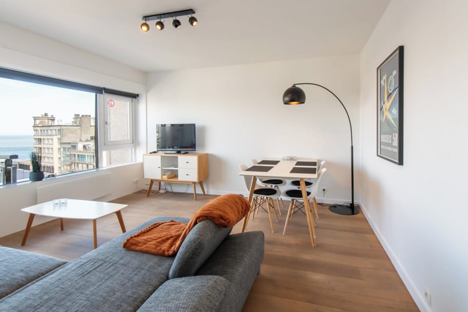 Apartment | Dining