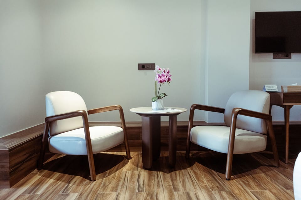 Deluxe Suite | In-room dining