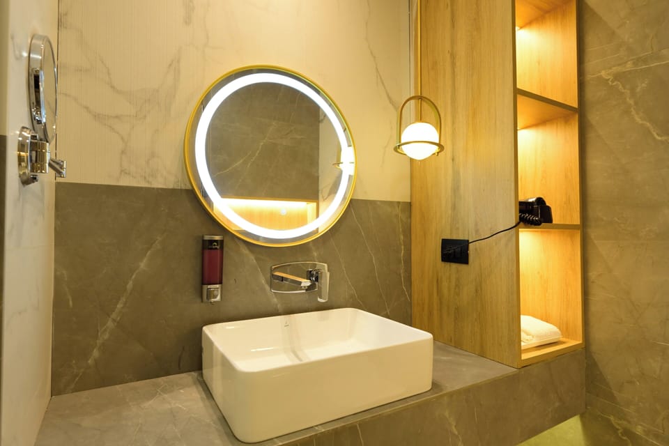 Superior Double Room, City View | Bathroom | Slippers