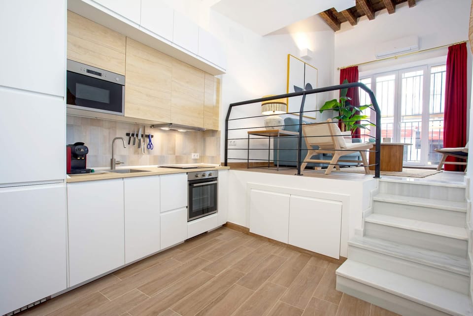 Apartment (1 Bedroom) | Private kitchen | Full-size fridge, microwave, oven, stovetop