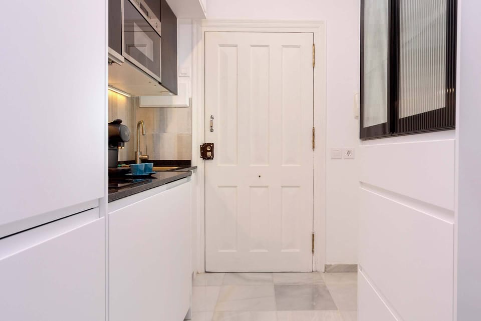 Apartment (1 Bedroom) | Private kitchen | Full-size fridge, microwave, stovetop, dishwasher