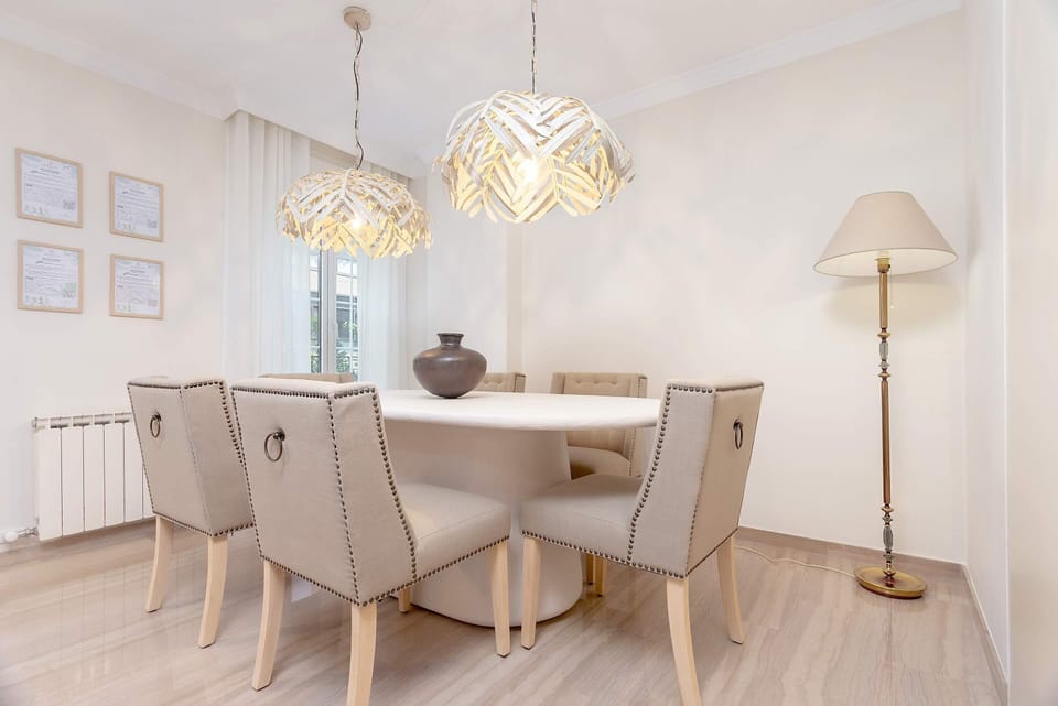 Apartment (3 Bedrooms) | Living room