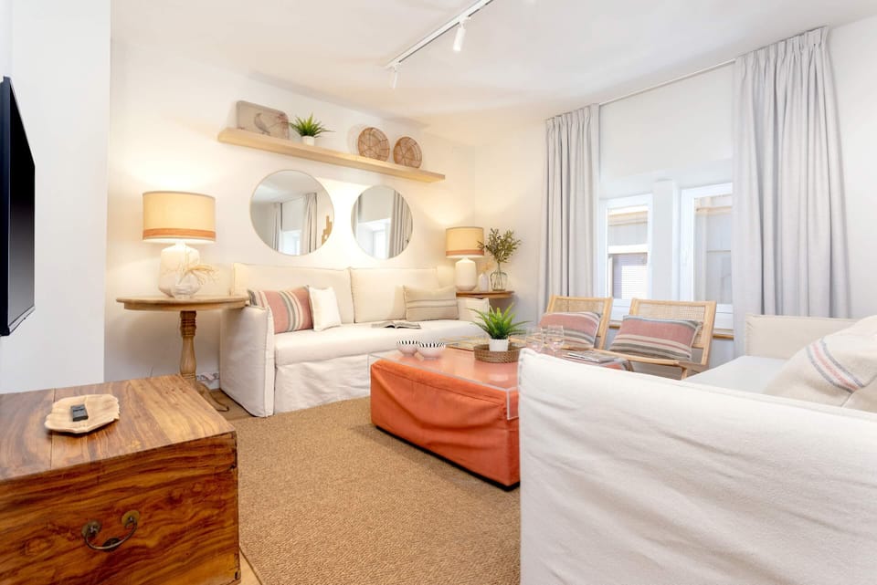 Apartment (3 Bedrooms) | Living area | 52-inch Smart TV with satellite channels