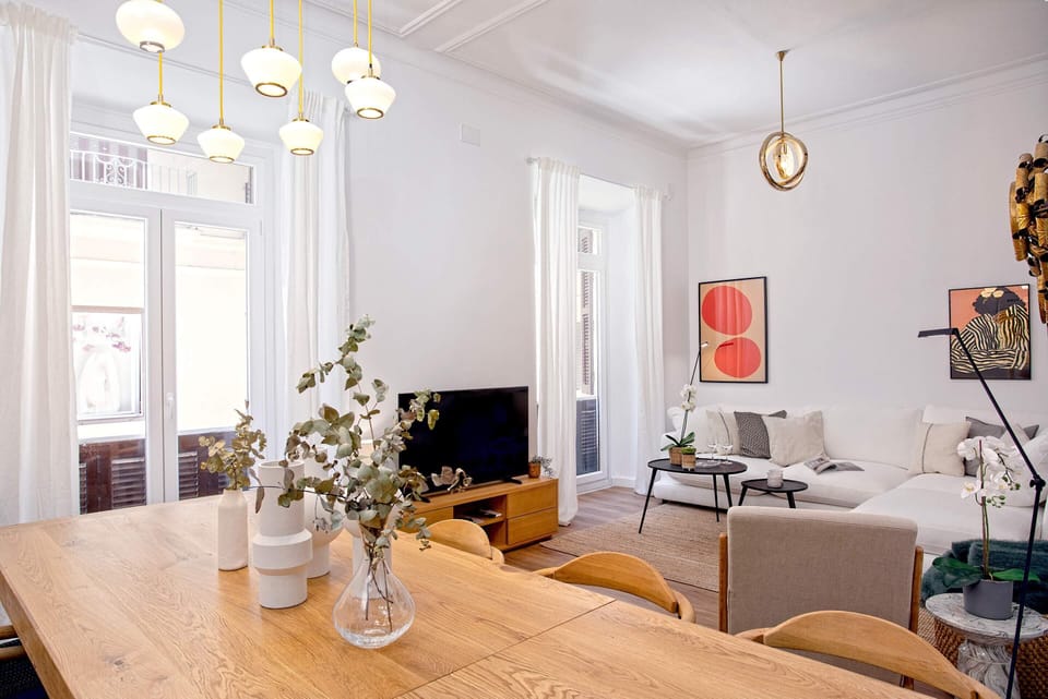 Apartment (4 Bedrooms) | Living area