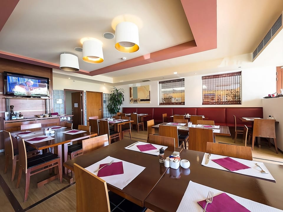 Start mornings with a relaxed breakfast in a bright dining room.