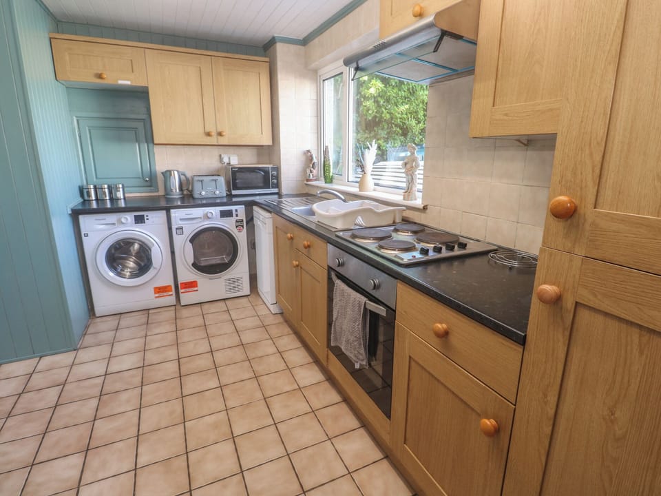 Fridge, microwave, dishwasher, toaster