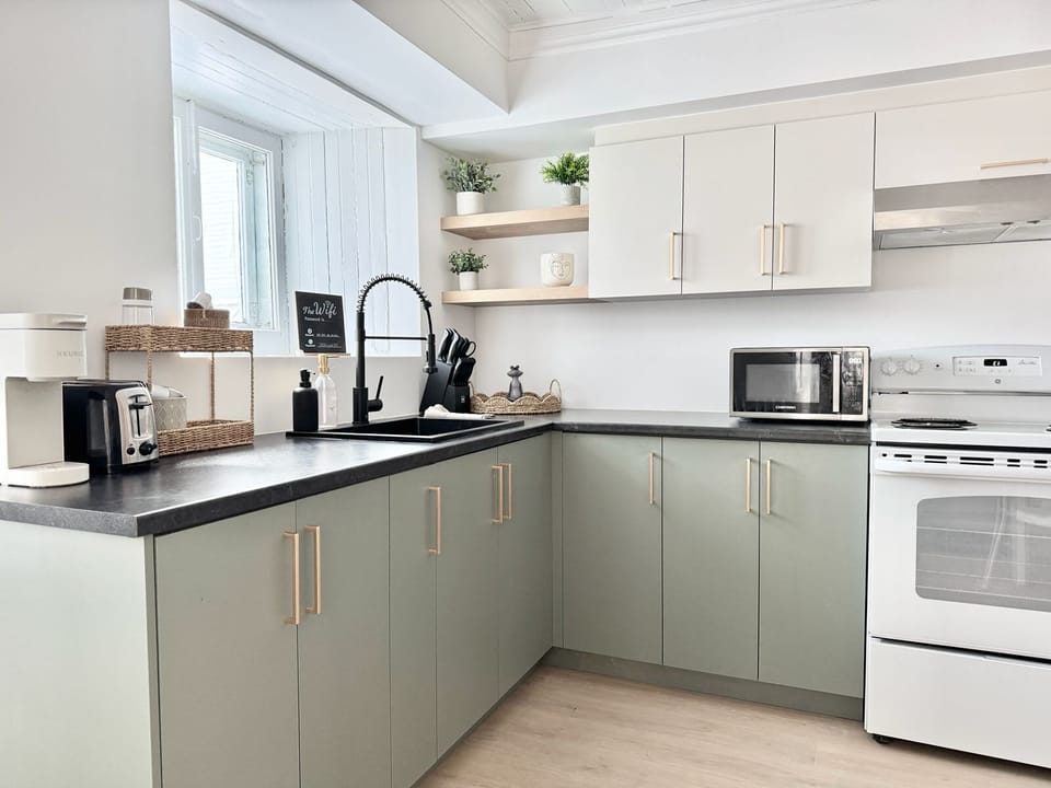 Espace lumineux et élégant, parfait pour des aventures culinaires dans la magnifique ville de Québec!