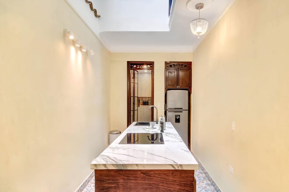 House | 4 bedrooms, desk, Internet
