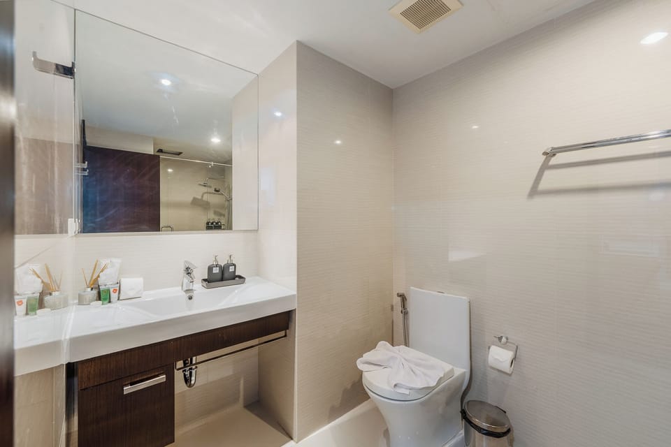 Apartment, Balcony | Bathroom