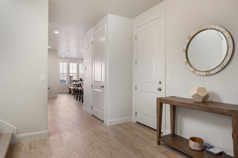 Townhome, 5 Bedrooms | Interior