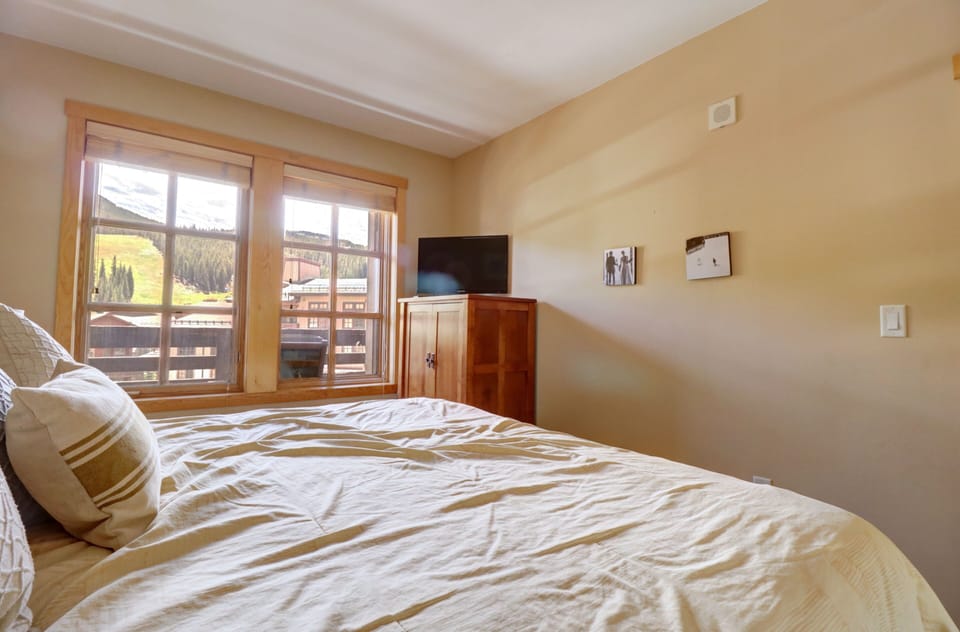 Condo, 1 Bedroom | 1 bedroom, desk, laptop workspace, iron/ironing board