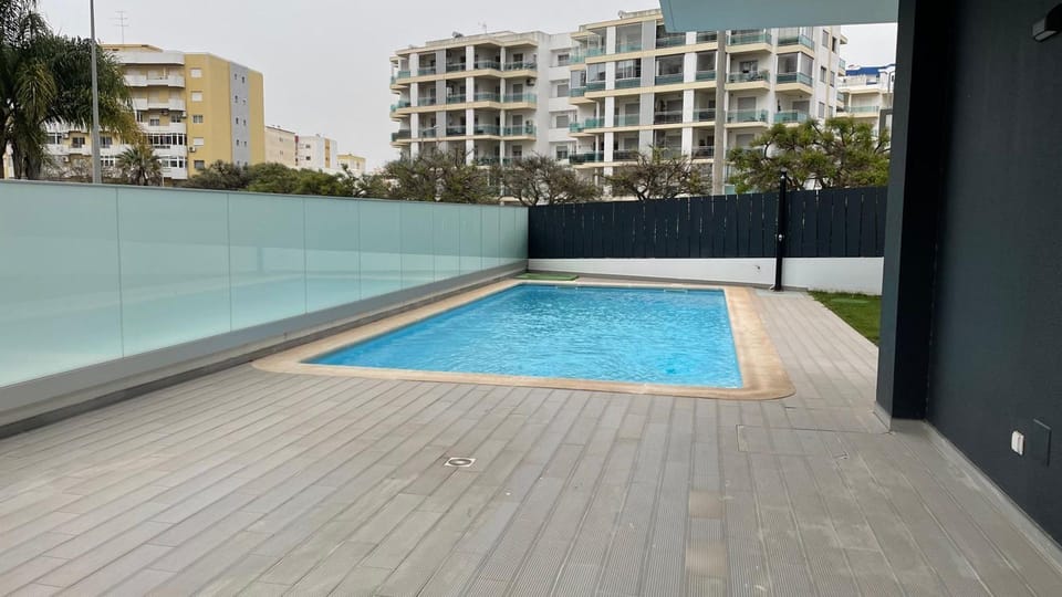 The outdoor pool is shared and by the entrance of the building
#swimmingpool #outdoorpool #algarve #portugal