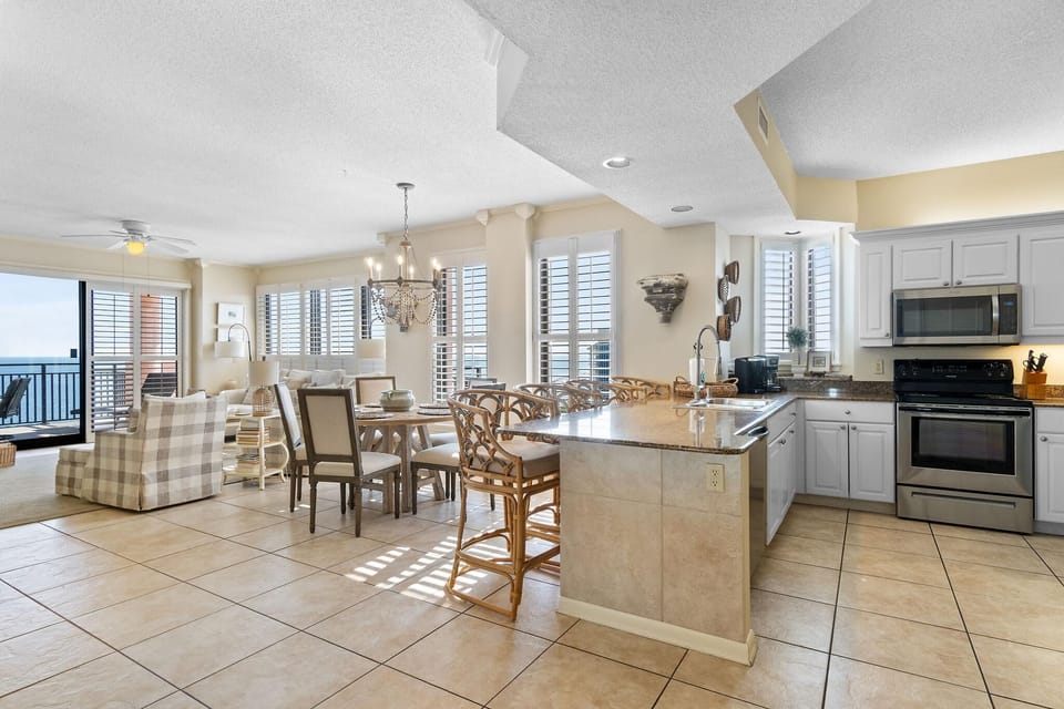 Condo, Multiple Beds (Seachase 1405W) | Private kitchen | Oven, toaster
