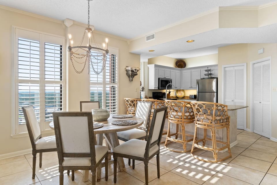 Condo, Multiple Beds (Seachase 1405W) | Dining
