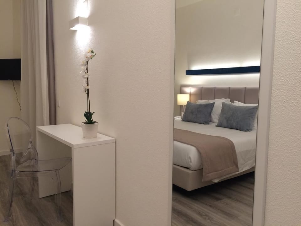 WiFi (free), bed sheets