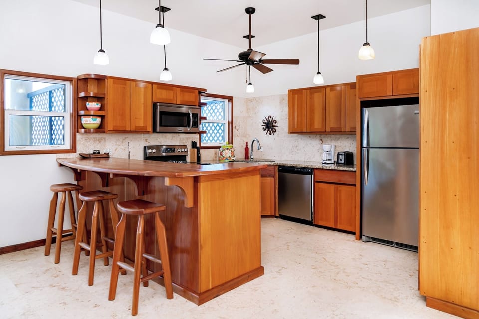 Full kitchen