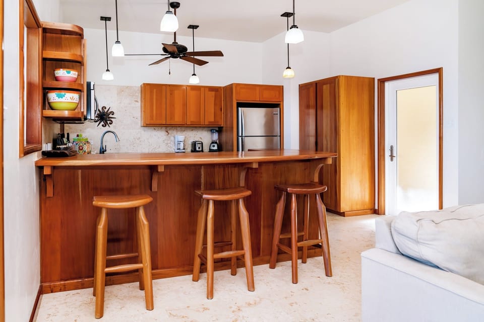 Kitchen bar seating