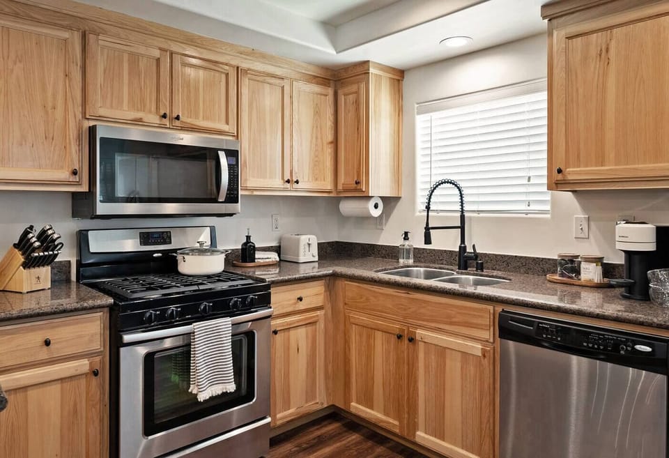 Gourmet Kitchen 