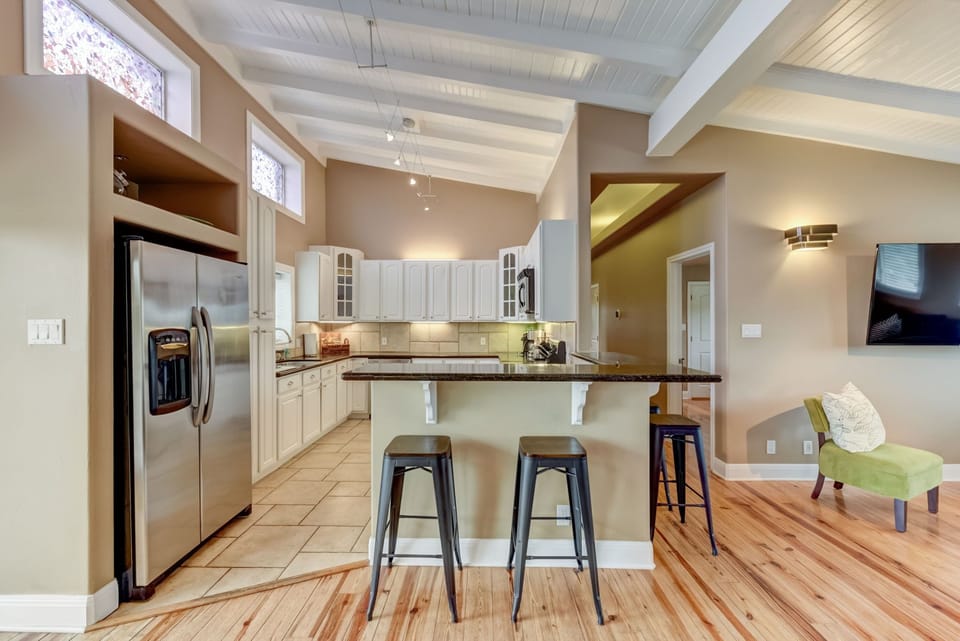 House, Multiple Beds, Patio (Hillview Estate 4) | Private kitchen