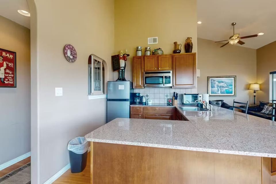 House, Multiple Beds, Balcony (Vineyard Haus (Chard and Shir)) | Private kitchen | Toaster, dining tables