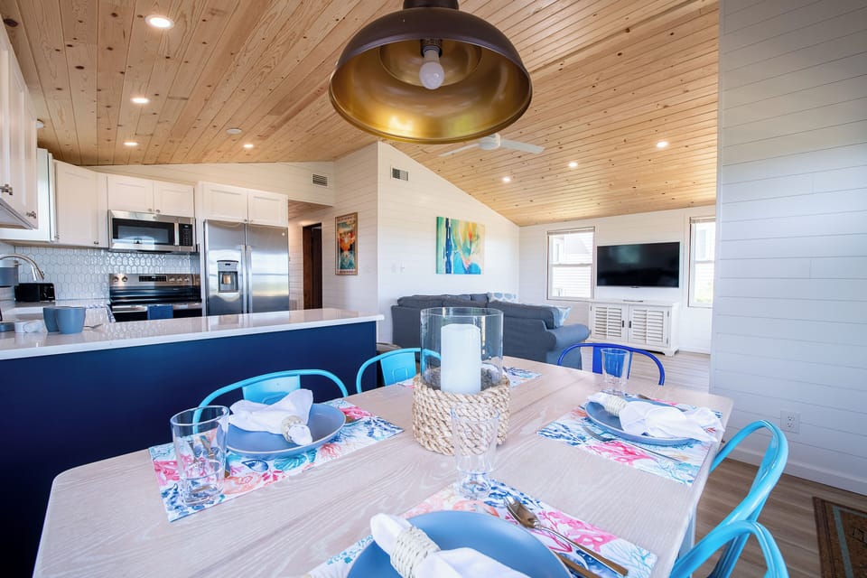 Dining area for 6