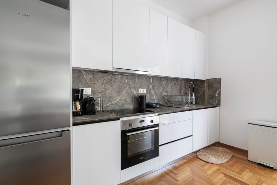 Apartment, 3 Bedrooms, Balcony, City View | Private kitchen | Full-size fridge, microwave, oven, stovetop