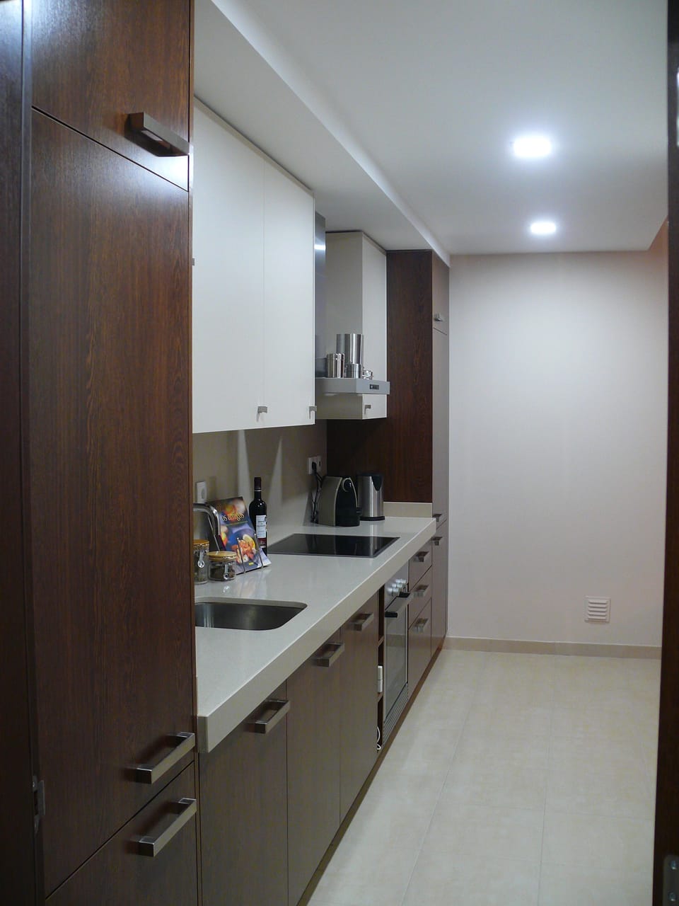 Comfort Apartment, 2 Bedrooms, Balcony, Poolside | Private kitchen | Electric kettle, toaster