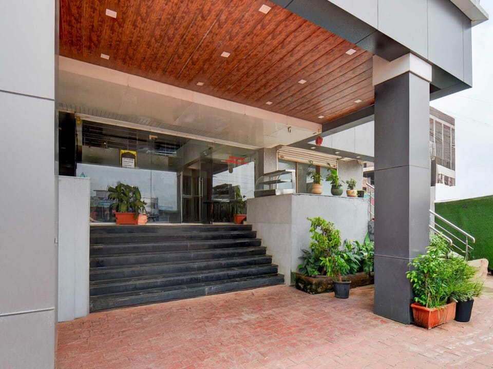 House | Reception