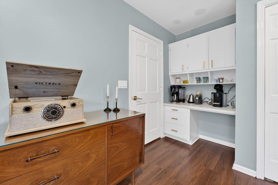 Coffee bar with Nespresso coffee machine, Ninja coffee machine, and tea kettle